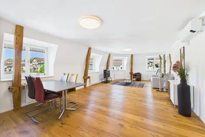 Image de Castle apartment in the center of Rapperswil - Schnydershome