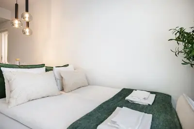 Image de Polar City Suites lll By BookLapland