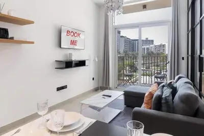 Image de StayShort - Dubai Hills sleeps 4 with Awesome Swimming Pool!