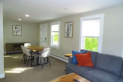 Image de Comfortable Renovated 3 Bed Apartment