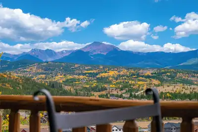 Image de Incredible sunset views, private deck, master suite in Fraser