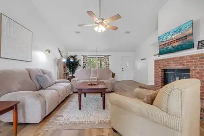 Image de Chic Retreat Close to Fsu, Famu & Downtown Events