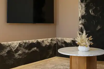 Image de 3 King Beds & Free parking • Central Place