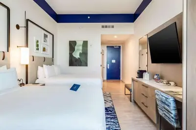 Image de Relax and Recharge | 2 Units | Pet-Friendly Stay in Aventura