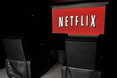 Image de 3 bedroom house with Private Movie Theater, Massage Recliners And Shaded Balcony