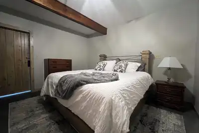 Image de Nanny's Place- Cozy Rustic Getaway B&B by Shawnee Hills Wine Trail and Parks