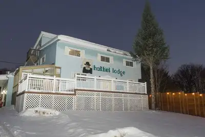 Image de Grand Ski Chalet in Expansive 54-Bed Resort, Moments to all the Mt Snow Splendor