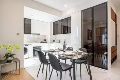 Image de City Lights Galleria | Pool • Gym • Near Downtown