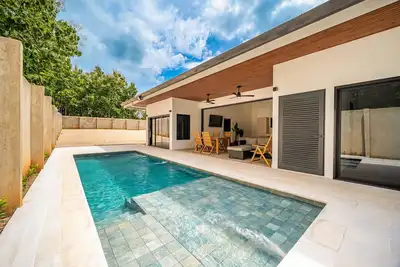 Image de Charming  getaway with private pool, WiFi & short drive to the beach