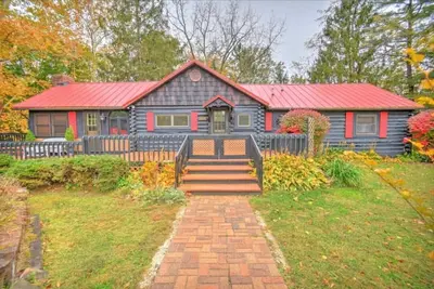 Image de *Veteran Owned Little Hooves Haven Lake Logan-2Miles