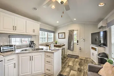 Image de Hidden Gem Cottages & Cozy Suites • Autumn Midweek - 35% Off Promo!