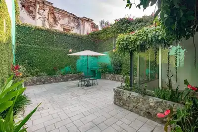 Image de Family House plus 2 Apartments in Antigua´s Centre