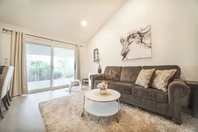 Image de Cozy 1-bedroom house in tranquil Walnut with Ac