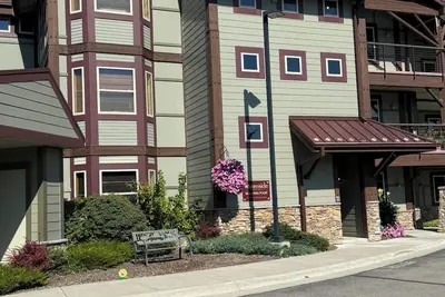 Image de Beautiful 2-bedroom condo steps from Flathead Lake with breathtaking views!