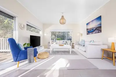 Image de Highbury On The Bay - Deck with Treetop Views