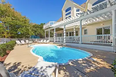 Image de Semi-Soundfront Elegance w/ Pool & Hot Tub