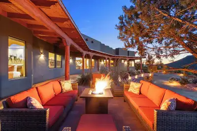 Image de Hike Out the Back Door | Red Rock Views + Private Hot Tub