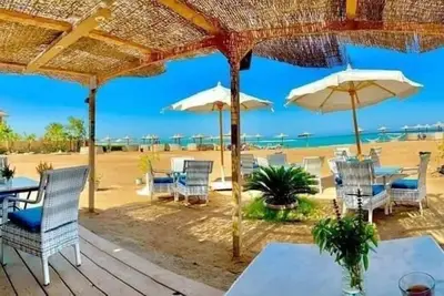 Image de Appartement 2 chambres • Vue latérale sur la mer • Piscine • Plage des Tortues