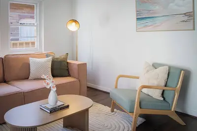 Image de Spacious Glebe Retreat · Yard & Parking · Pet Friendly