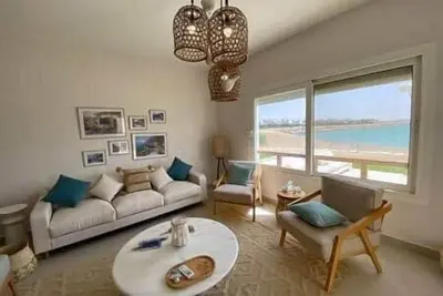 Image de The Sandy Feet Sea Front