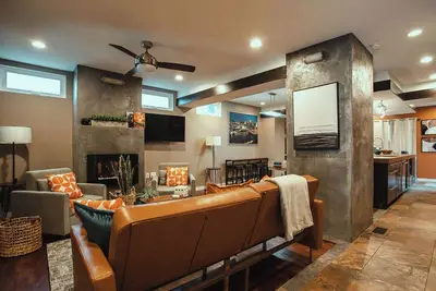 Image de Pet-Friendly Southside Getaway - Sleeps 12