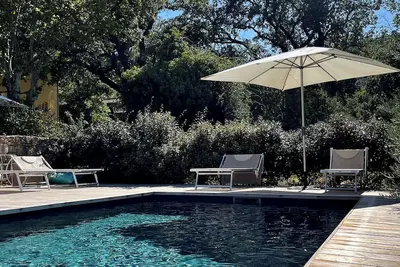 Image de Villa 4* Les Mûriers avec piscine dans un domaine viticole 3 suites 3-7 pers