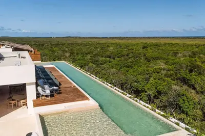 Image de Divine 2br w/ Beach Access | Gym | Fast WiFi