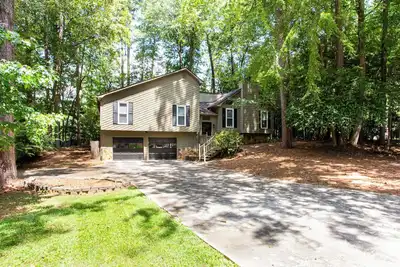 Image de Tranquil Forest in the heart of Roswell