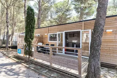 Image de Mobil-home | Premium | 3 Ch. | 6 pers. | Terrasse surélevée non couverte | A/C