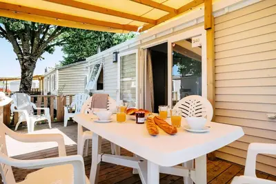 Image de Mobil-home | Comfort | 3 Ch. | 6/8 pers. | Terrasse surélevée | Tv