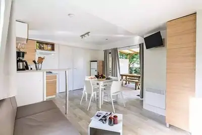 Image de Mobil-home | Ultimate | 4 Ch. | 8 pers. | Terrasse surélevée | A/C | Tv