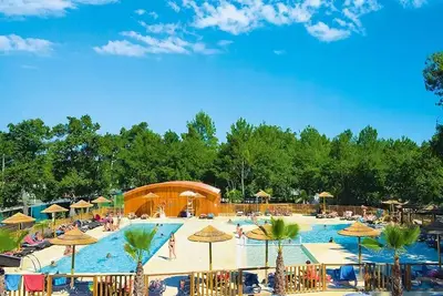 Image de Mobil-home | Comfort | 3 Ch. | 6 pers. | Terrasse surélevée | A/C