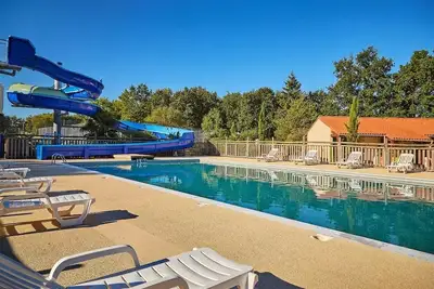 Image de Mobil-home | Premium | 2 Ch. | 4 pers. | Terrasse surélevée | A/C