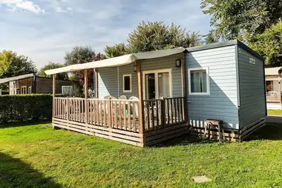 Image de Mobil-home | Premium | 3 Ch. | 6 pers. | Terrasse surélevée | A/C | Tv