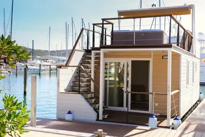 Image de Houseboat Lavender with Ac and Hot Tub in Portorož