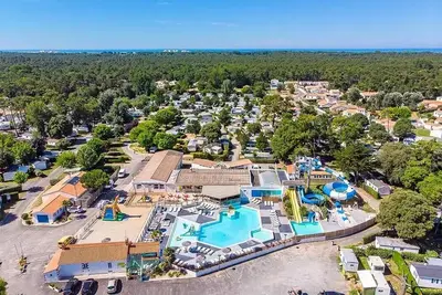 Image de Mobil-home | Classic | 2 Ch. | 4/6 pers. | Terrasse surélevée