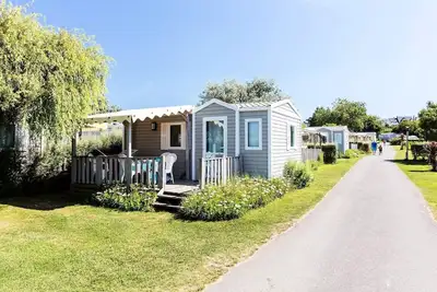 Image de Mobil-home | Classic | 2 Ch. | 4 pers. | Terrasse surélevée