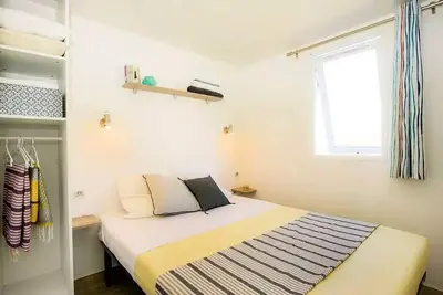Image de Mobil-home | Comfort | 2 Ch. | 4 pers. | Terrasse surélevée | A/C