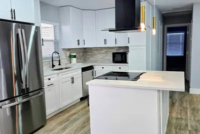 Image de Vacation Home with 3 Bedroom, 2 bathroom and 1 living room at Bayshore Gardens.