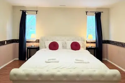 Image de Charming 2br Retreat in South Surrey/ White Rock