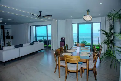 Image de Beautiful 6 bedroom penthouse with 360 oceanview, 5 minutes walk to the beach