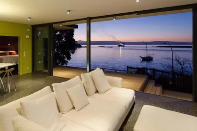 Image de Sea Change - Uber-Modern Waterfront Home, Nelson