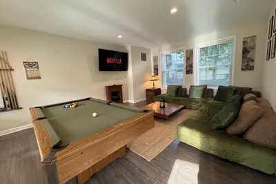 Image de The Glebe House: Host 25, Arcade, Hot Tub, Speakeasy, Family & Friends Getaway