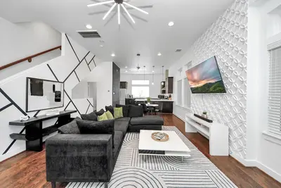 Image de Stylish Rooftop East Downtown 3br Near Everything