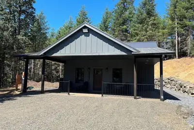 Image de Moody 2-bedroom private cabin minutes from Spirit Mountain casino