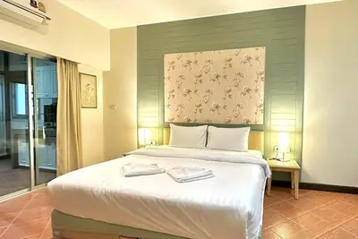 Image de Cozy Studio with Kitchen & Free WiFi – Steps from the Beach