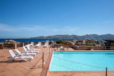 Image de Agréable appartement pour 6 personnes avec climatisation, piscine, Wifi, Tv et patio