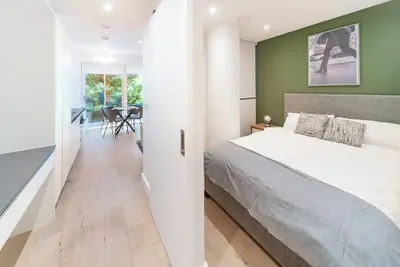 Image de Modern Park-View Apartment | Near Kew Gardens, Chiswick & Brentford Stadium