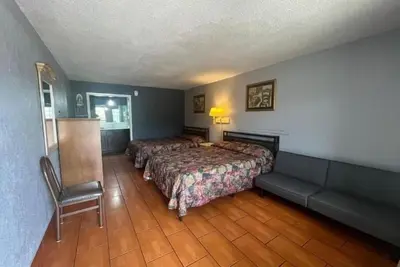 Image de Relaxing Room w/ Pool Near Children’s Museum & Zoo