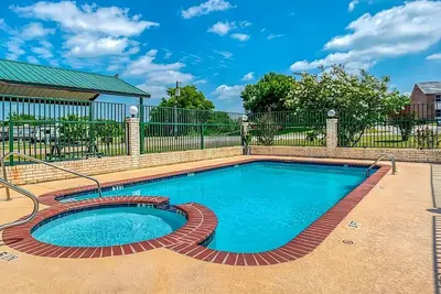 Image de Relaxing Unit next to La Terraza, Outdoor Pool and Free On‑Site Parking